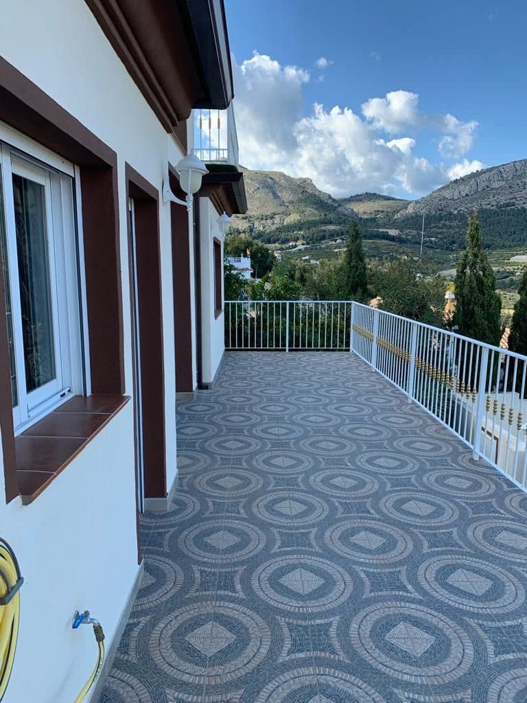 2 quarto Moradia para venda em Callosa d'En Sarria com piscina garagem - 674 000 € (Ref: 8050806)