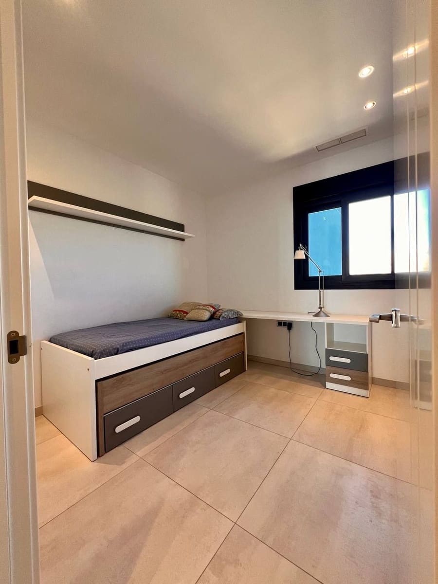 3 slaapkamer Appartement te koop in Benidorm met zwembad garage - € 700.000 (Ref: 8062981)