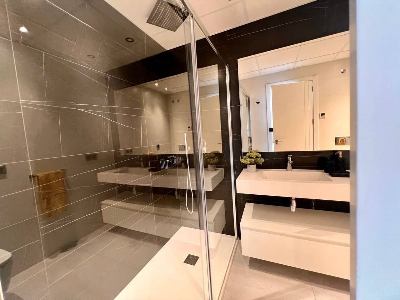 3 slaapkamer Appartement te koop in Benidorm met zwembad garage - € 700.000 (Ref: 8062981)