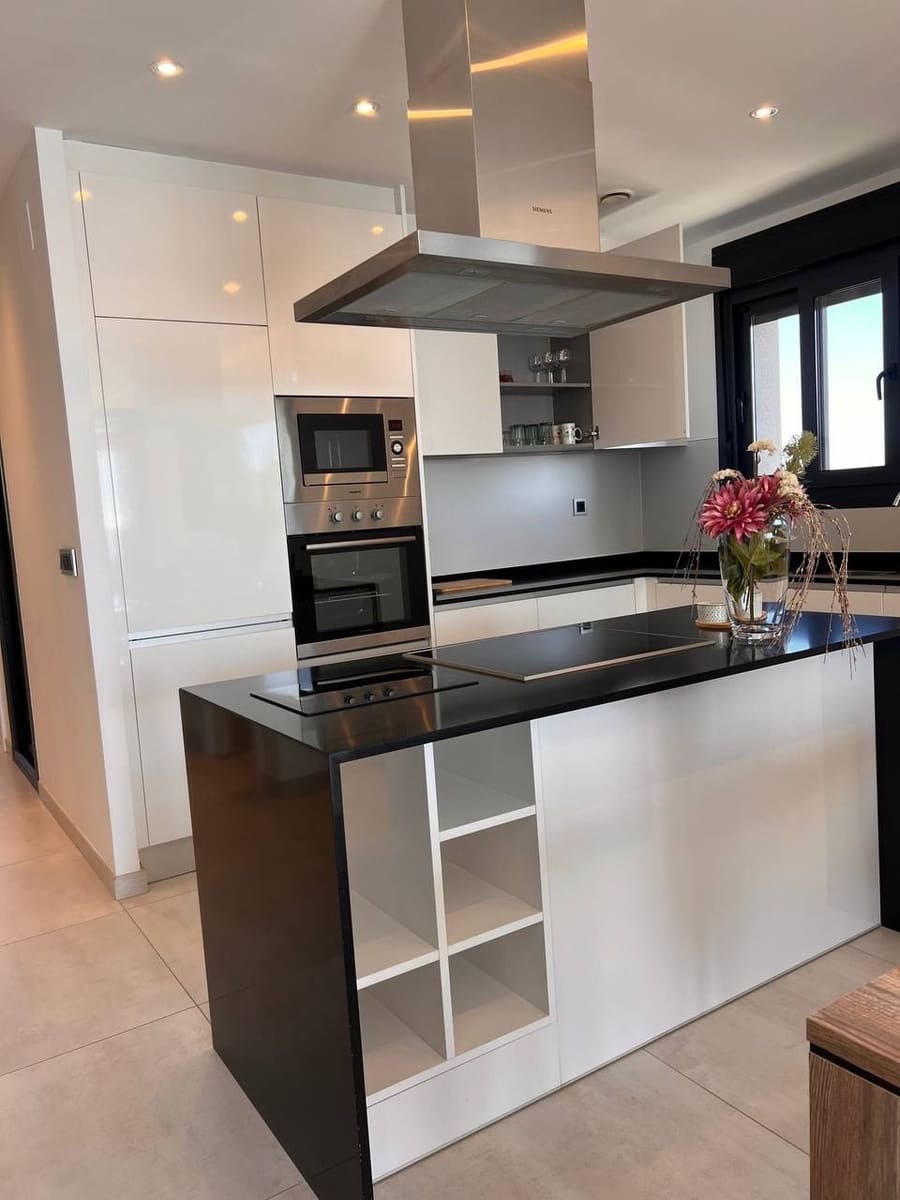 3 slaapkamer Appartement te koop in Benidorm met zwembad garage - € 700.000 (Ref: 8062981)