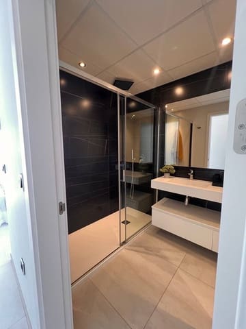 3 slaapkamer Appartement te koop in Benidorm met zwembad garage - € 700.000 (Ref: 8062981)