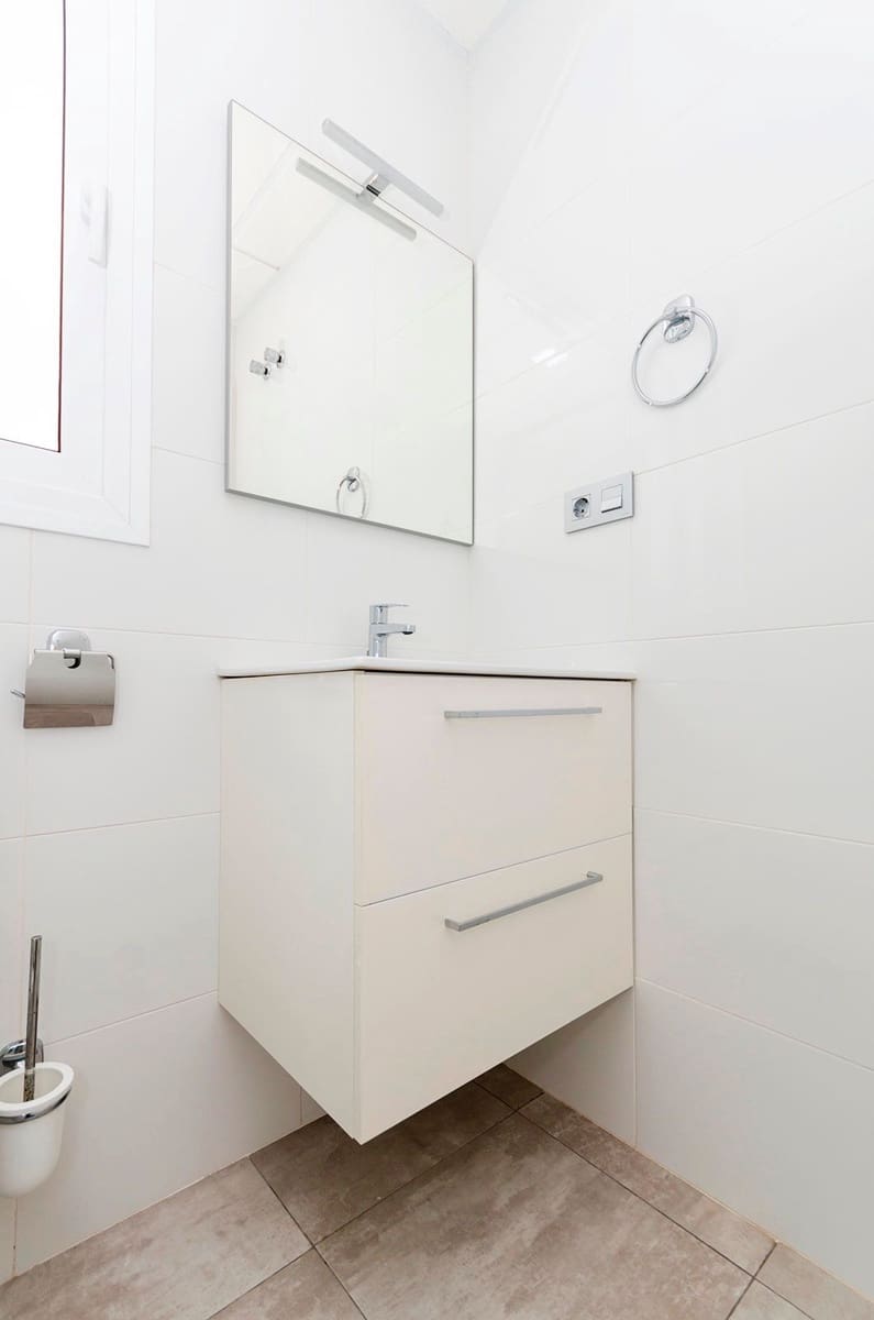 3 soveværelse Villa til salg i Torrevieja med swimmingpool garage - € 424.000 (Ref: 8065290)