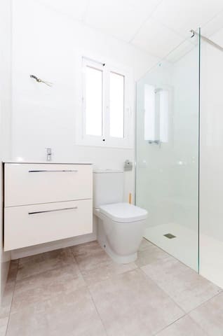 3 soveværelse Villa til salg i Torrevieja med swimmingpool garage - € 424.000 (Ref: 8065290)