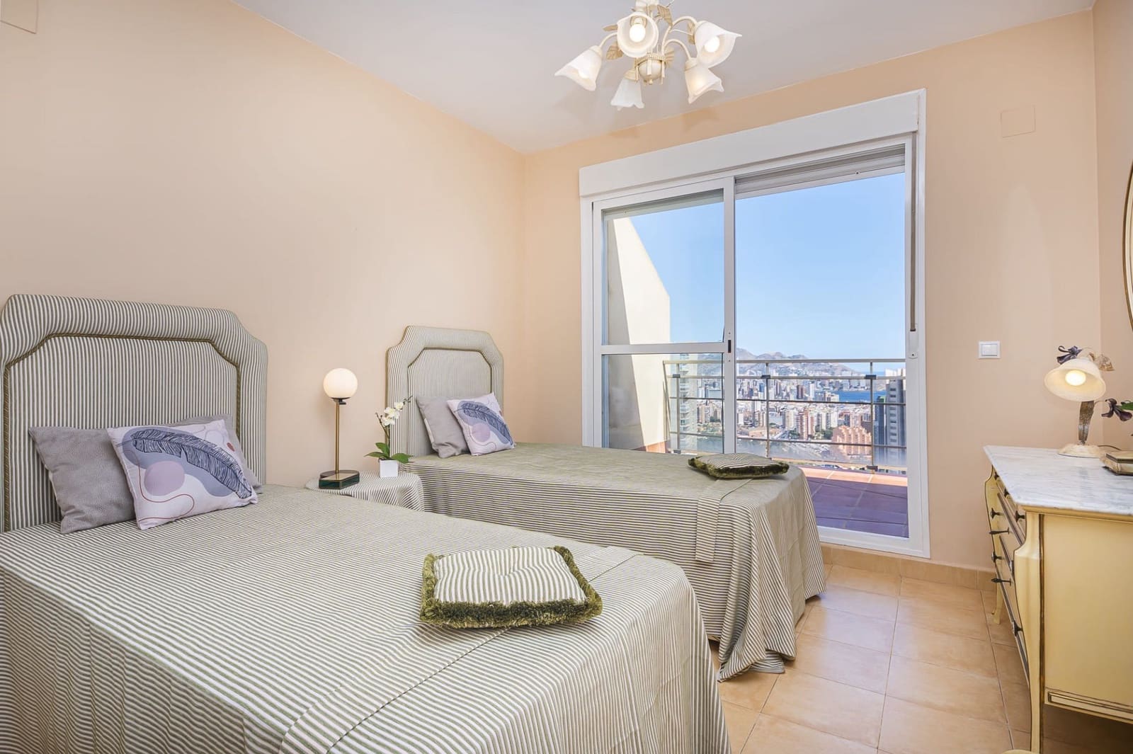 3 soveværelse Penthouse til salg i Benidorm med swimmingpool garage - € 450.000 (Ref: 8249739)