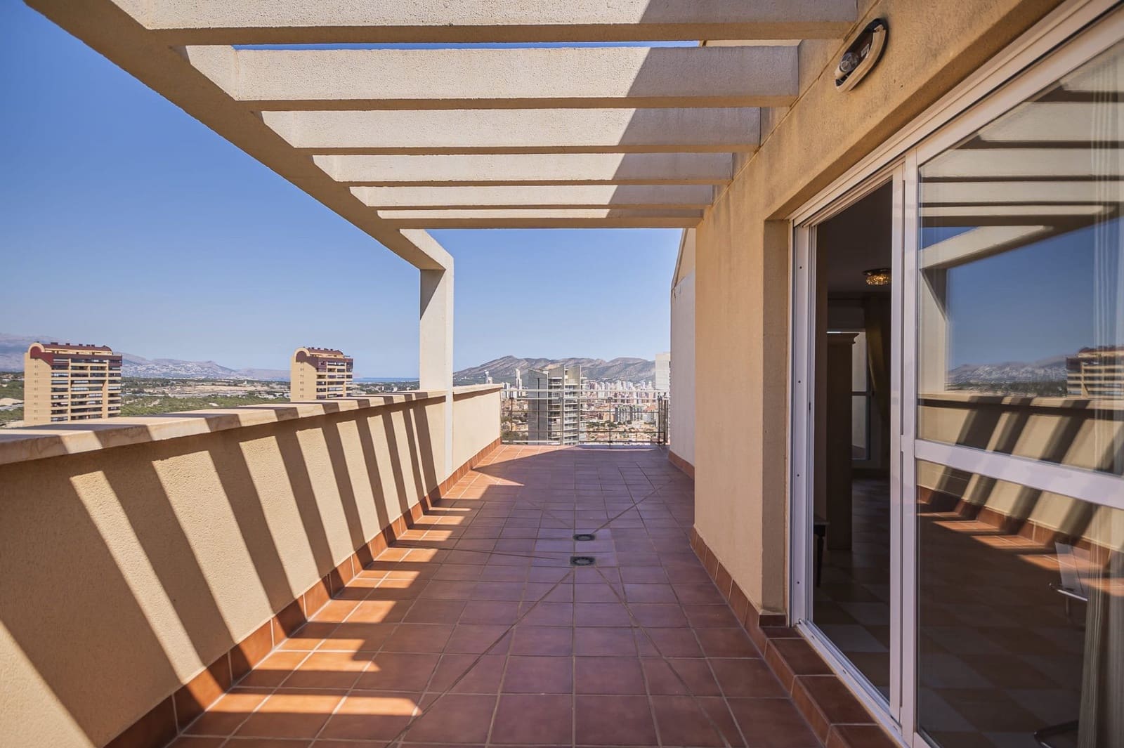 3 soveværelse Penthouse til salg i Benidorm med swimmingpool garage - € 450.000 (Ref: 8249739)