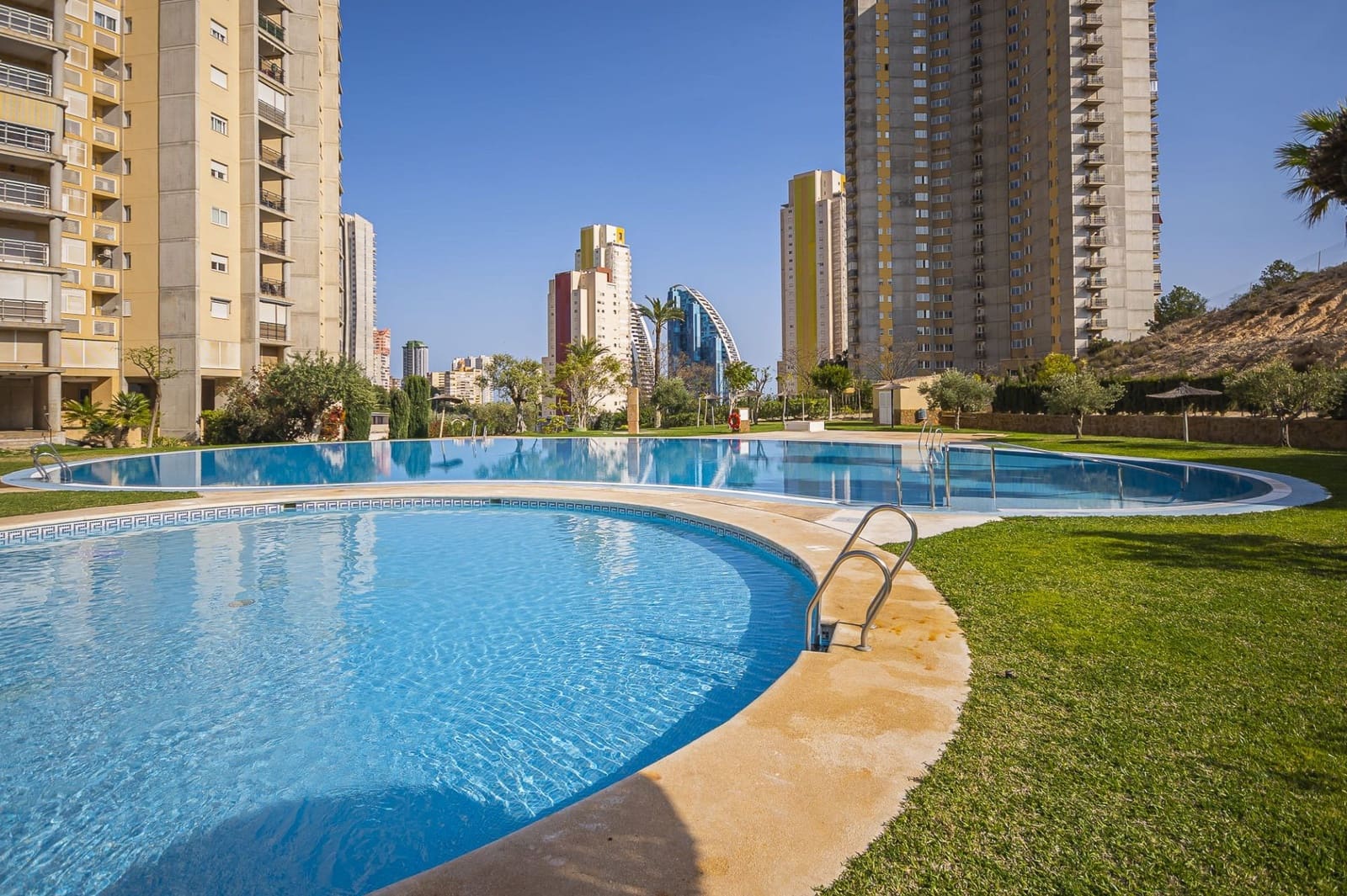 3 soveværelse Penthouse til salg i Benidorm med swimmingpool garage - € 450.000 (Ref: 8249739)