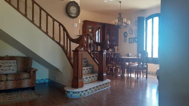 10 soverom Finca/Herregård til salgs i Elche / Elx med svømmebasseng garasje - € 1 500 000 (Ref: 8253388)