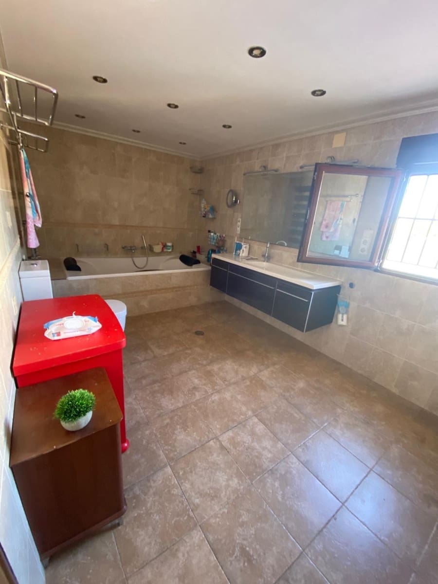 4 soveværelse Villa til salg i Albir med swimmingpool garage - € 685.000 (Ref: 8302299)