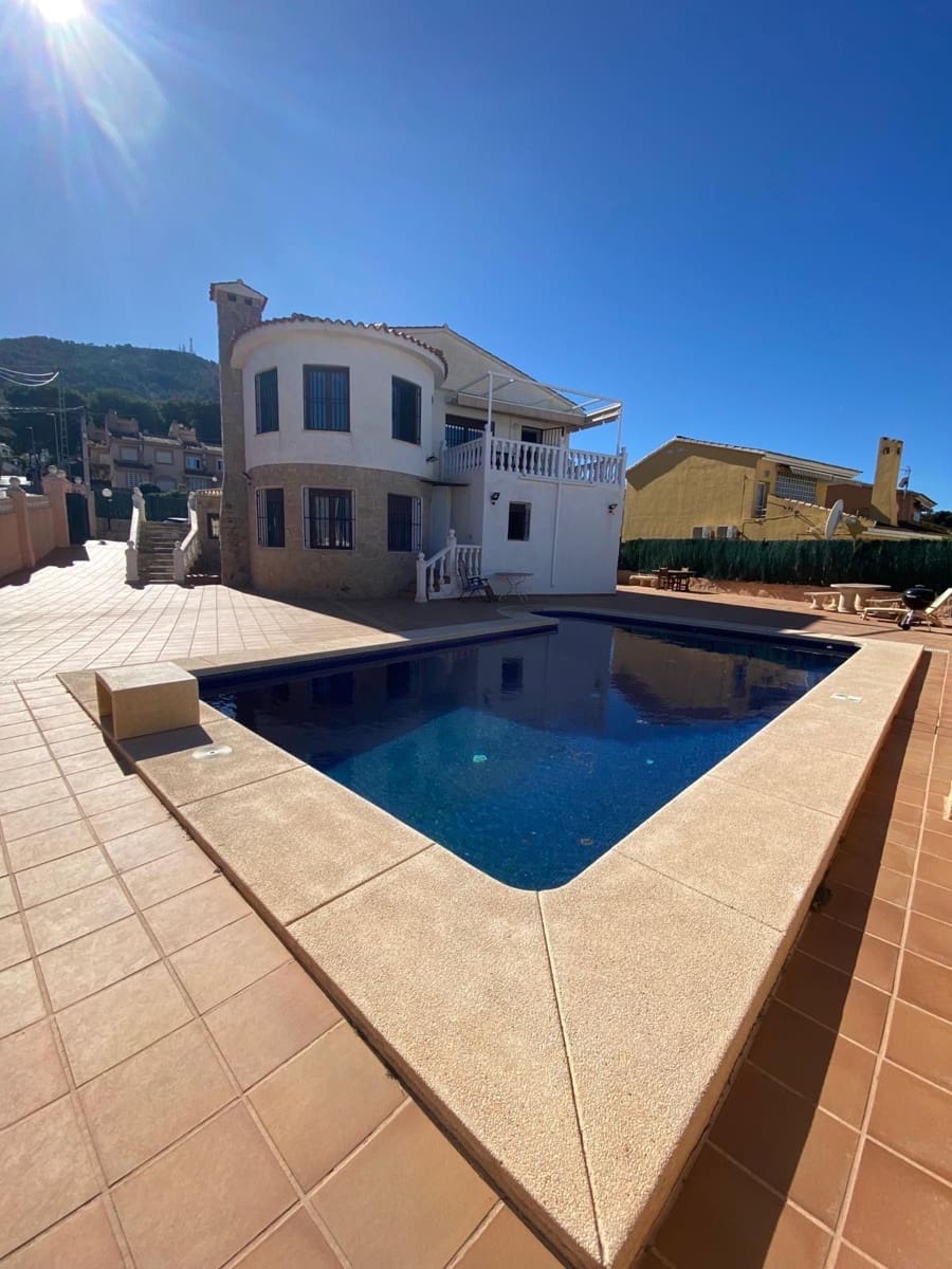 4 soveværelse Villa til salg i Albir med swimmingpool garage - € 685.000 (Ref: 8302299)