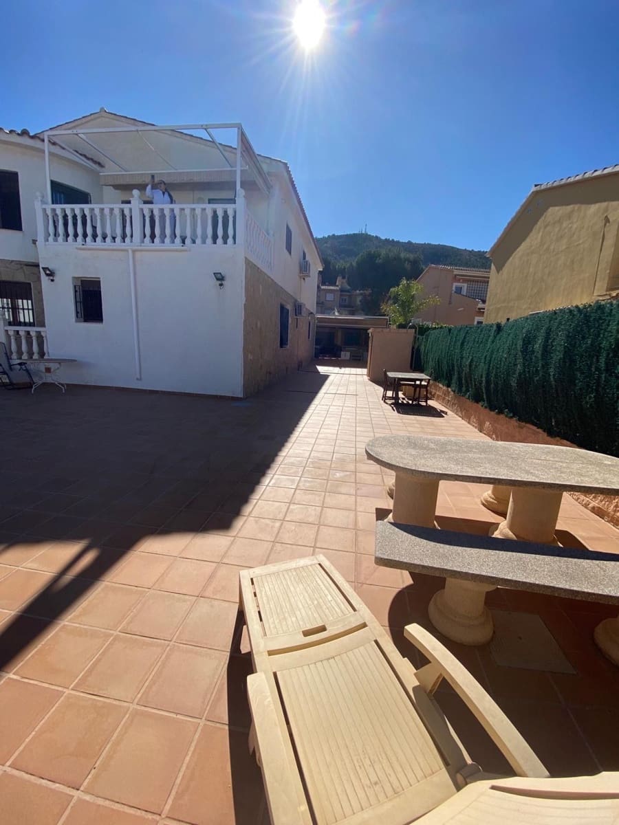 4 soveværelse Villa til salg i Albir med swimmingpool garage - € 685.000 (Ref: 8302299)