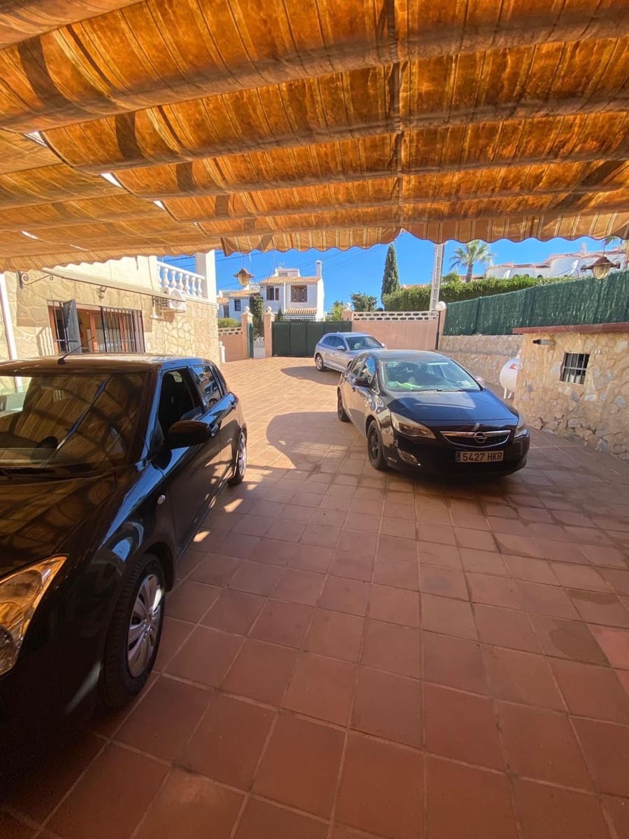 4 soveværelse Villa til salg i Albir med swimmingpool garage - € 685.000 (Ref: 8302299)