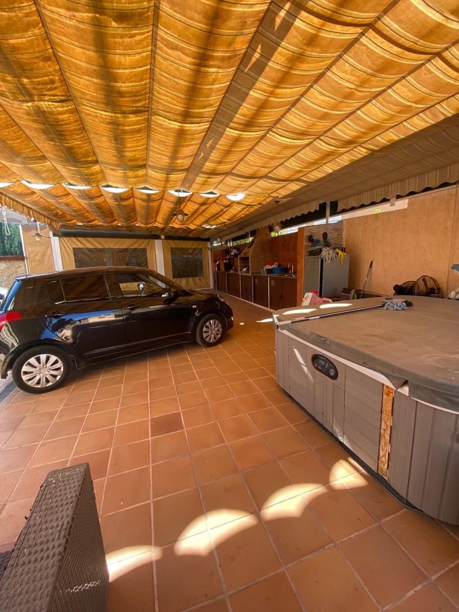 4 soveværelse Villa til salg i Albir med swimmingpool garage - € 685.000 (Ref: 8302299)