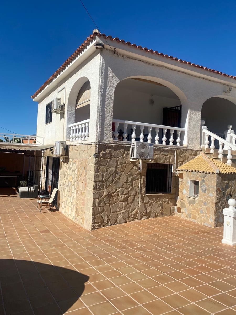 4 soveværelse Villa til salg i Albir med swimmingpool garage - € 685.000 (Ref: 8302299)