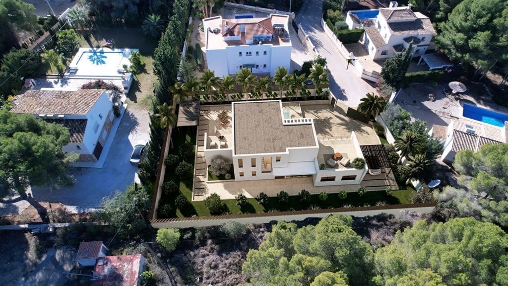 4 soveværelse Villa til salg i Calpe / Calp med swimmingpool garage - € 1.050.000 (Ref: 8315748)