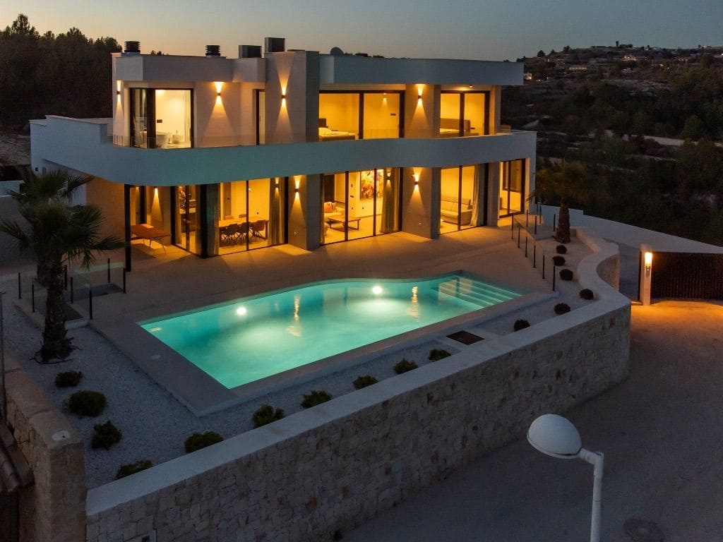 3 soveværelse Villa til salg i Calpe / Calp med swimmingpool garage - € 1.350.000 (Ref: 8315749)