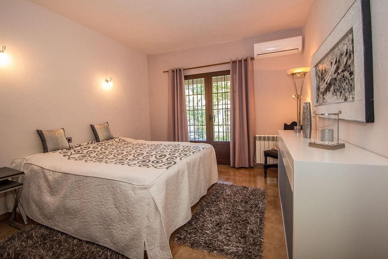 4 soveværelse Villa til salg i Albir med swimmingpool - € 820.000 (Ref: 8317668)