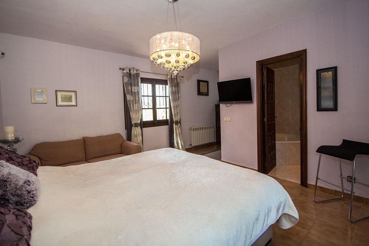 4 soveværelse Villa til salg i Albir med swimmingpool - € 820.000 (Ref: 8317668)