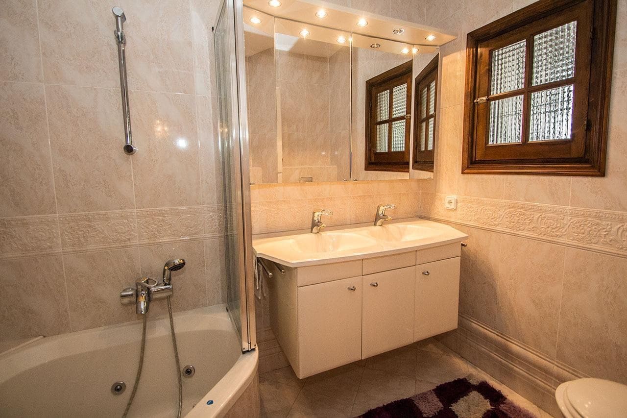 4 soveværelse Villa til salg i Albir med swimmingpool - € 820.000 (Ref: 8317668)