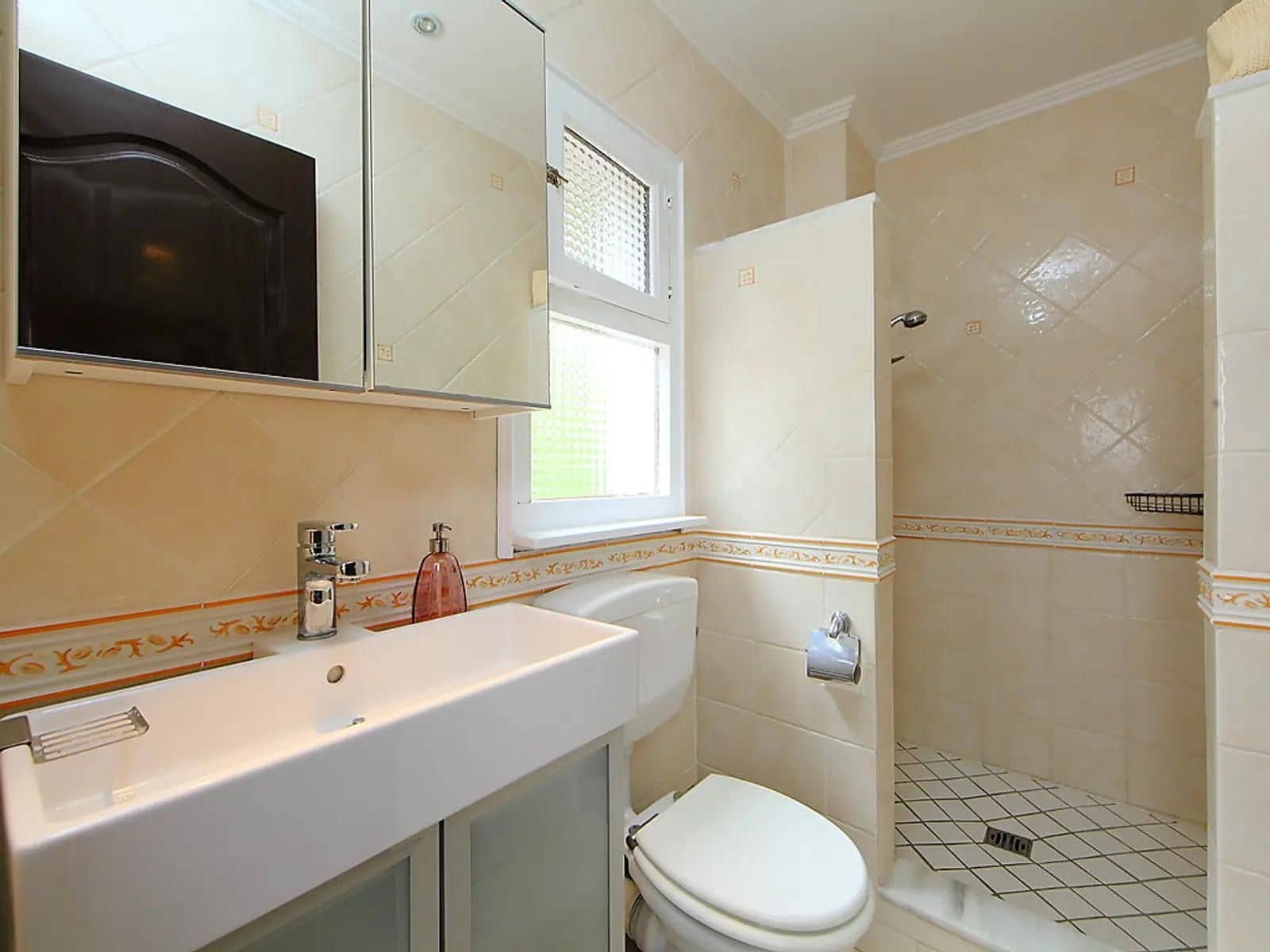 5 bedroom Villa for sale in Calpe / Calp with pool garage - € 690,000 (Ref: 8331331)