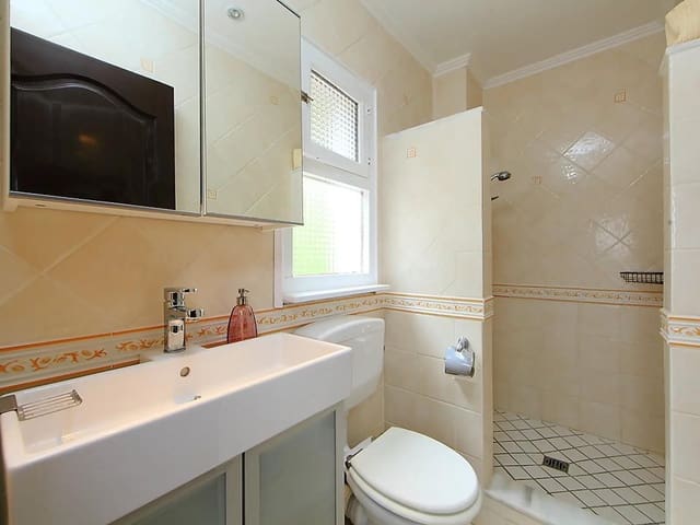 5 quarto Moradia para venda em Calpe / Calp com piscina garagem - 690 000 € (Ref: 8331331)