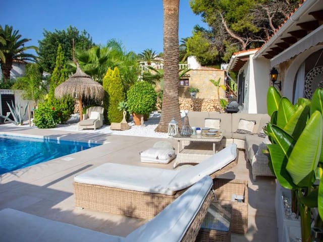 5 quarto Moradia para venda em Calpe / Calp com piscina garagem - 690 000 € (Ref: 8331331)