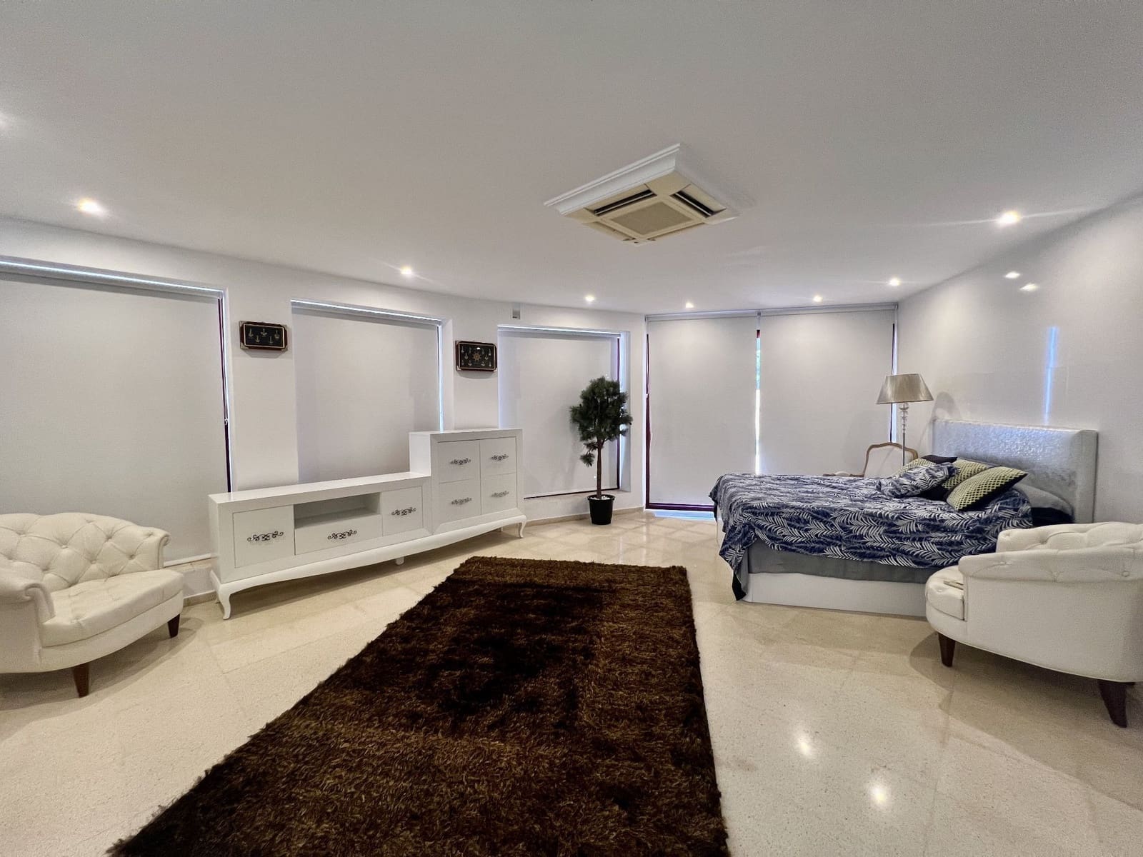 4 bedroom Villa for sale in Altea with pool garage - € 3,300,000 (Ref: 8390846)