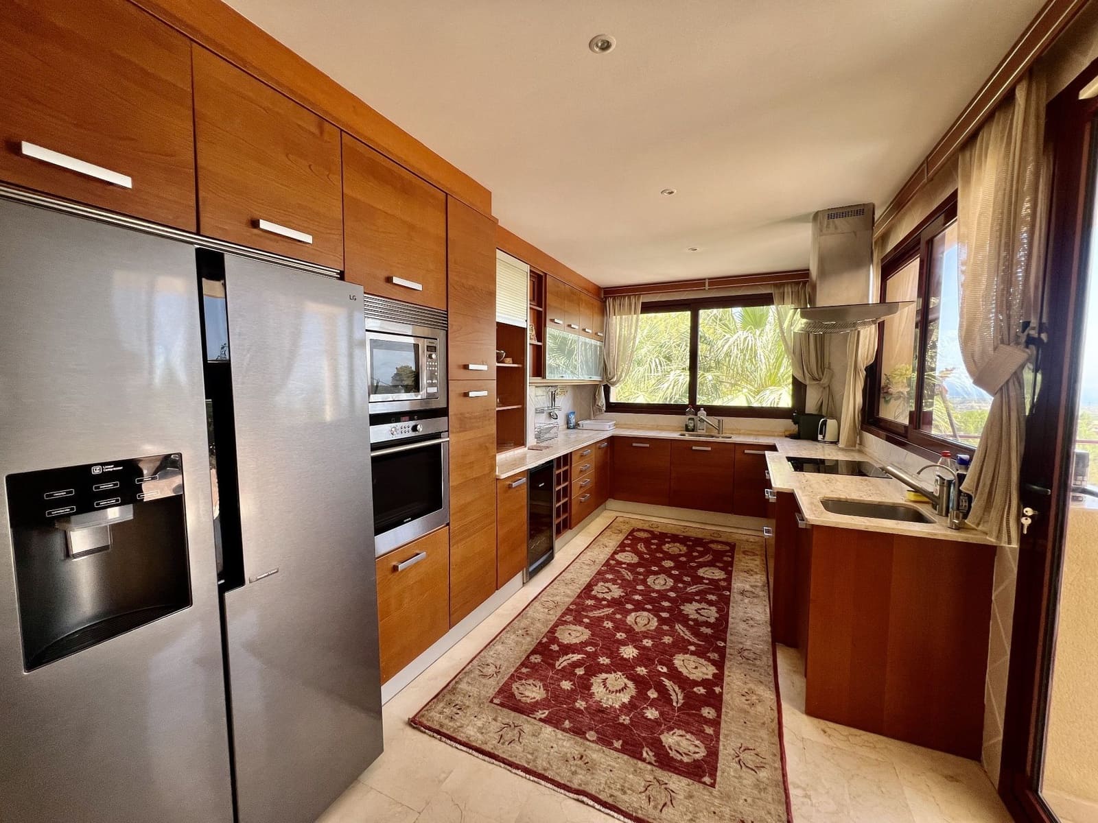 4 bedroom Villa for sale in Altea with pool garage - € 3,300,000 (Ref: 8390846)