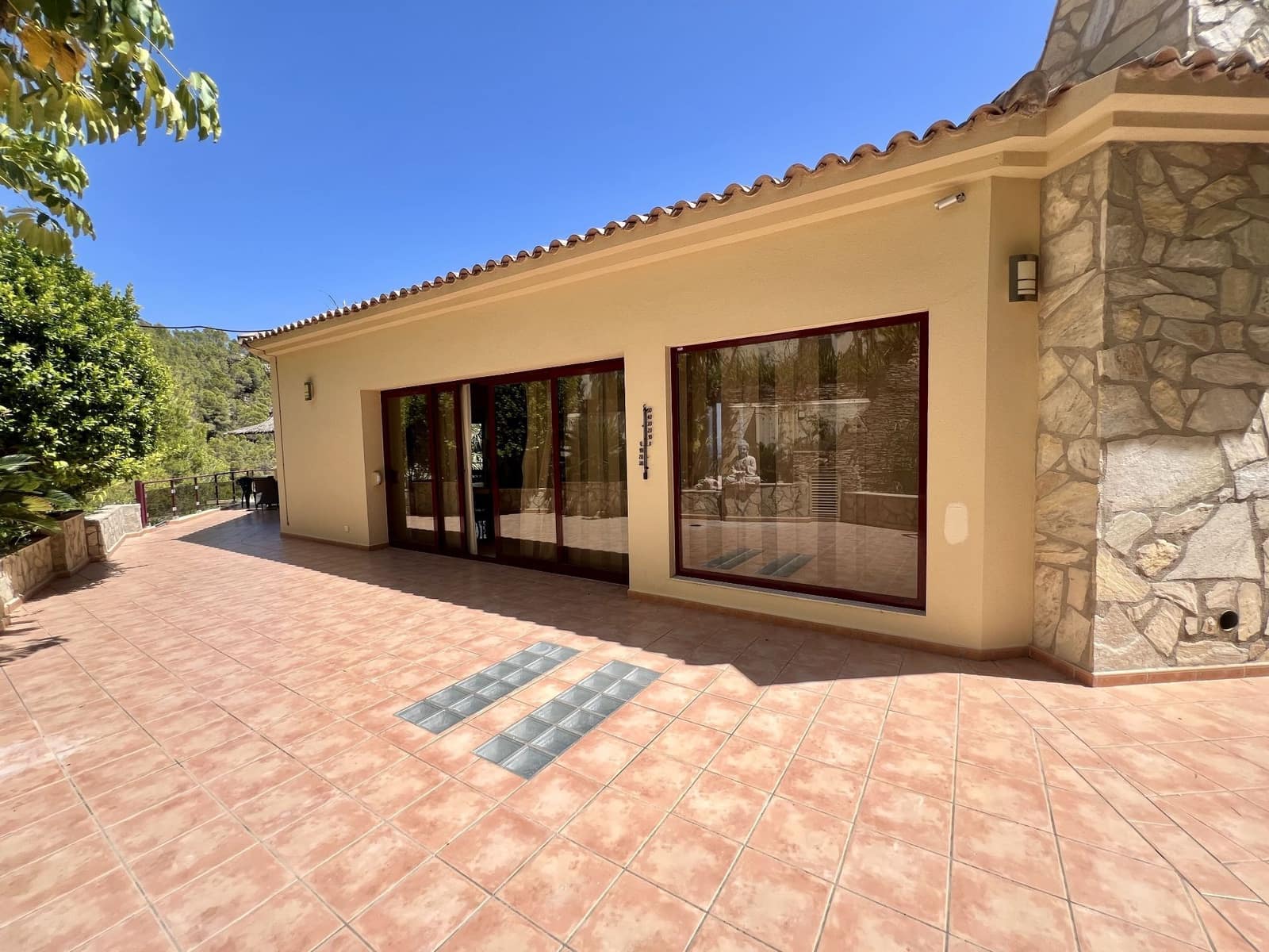 4 bedroom Villa for sale in Altea with pool garage - € 3,300,000 (Ref: 8390846)