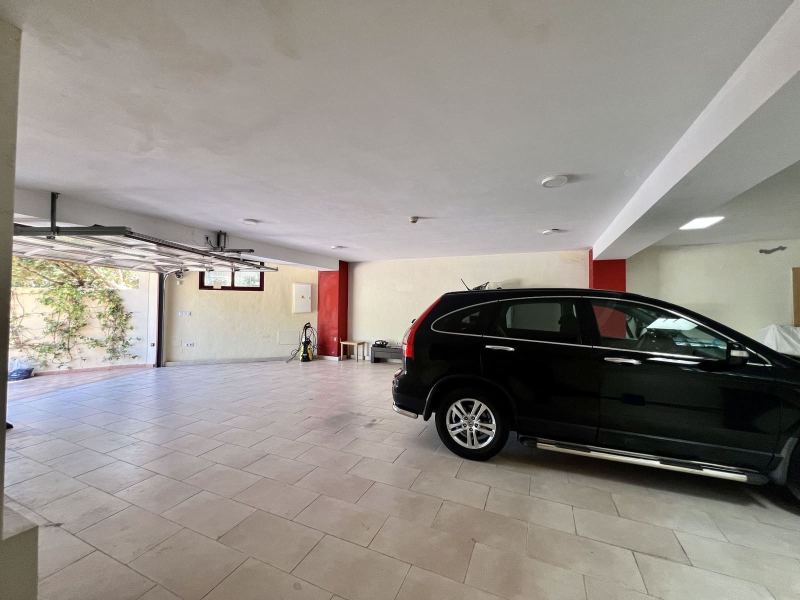 4 bedroom Villa for sale in Altea with pool garage - € 3,300,000 (Ref: 8390846)