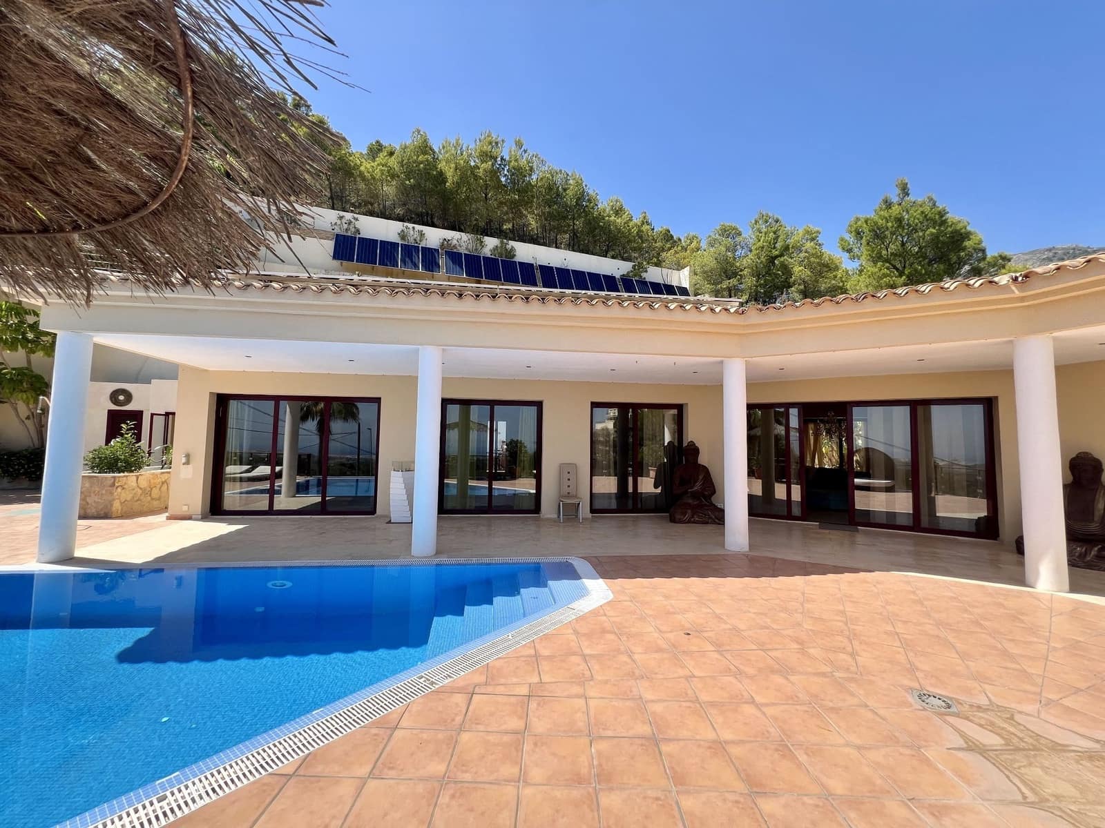 4 bedroom Villa for sale in Altea with pool garage - € 3,300,000 (Ref: 8390846)