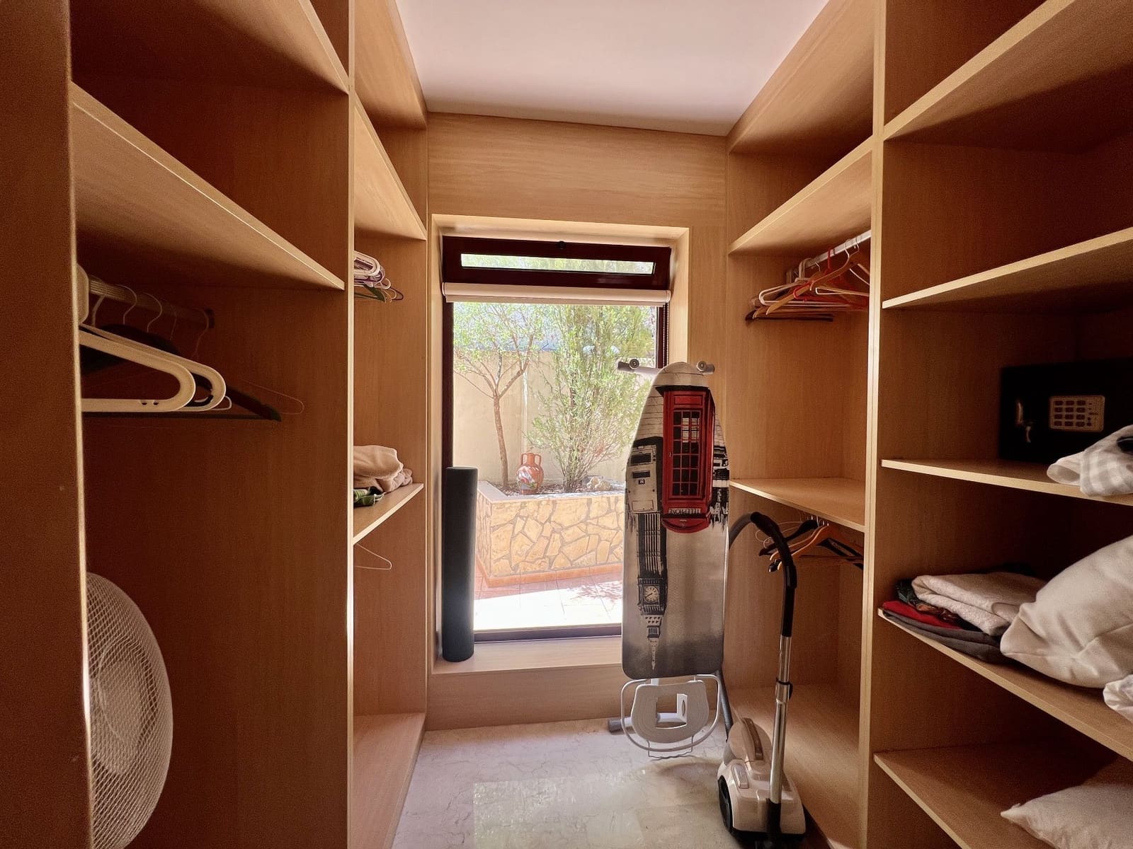 4 bedroom Villa for sale in Altea with pool garage - € 3,300,000 (Ref: 8390846)