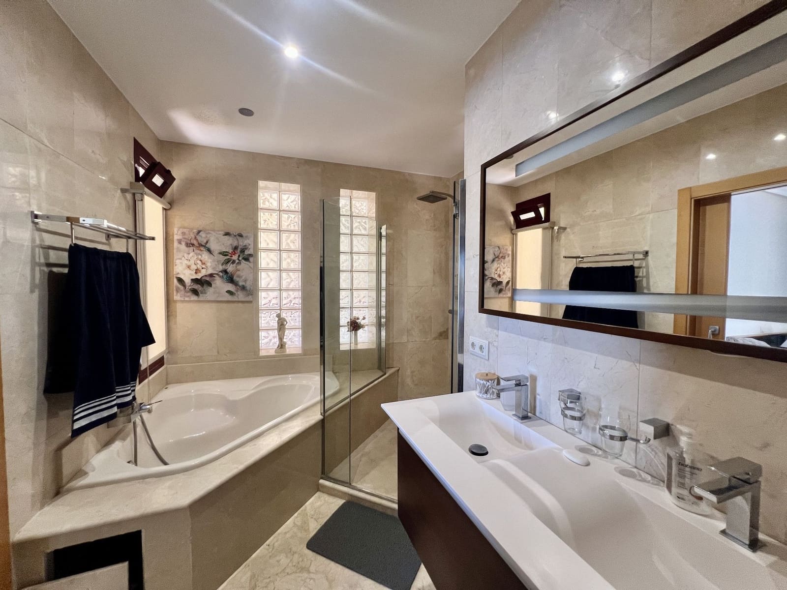 4 bedroom Villa for sale in Altea with pool garage - € 3,300,000 (Ref: 8390846)