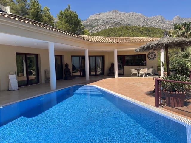 4 Zimmer Villa zu verkaufen in Altea mit Pool Garage - 3.300.000 € (Ref: 8390846)