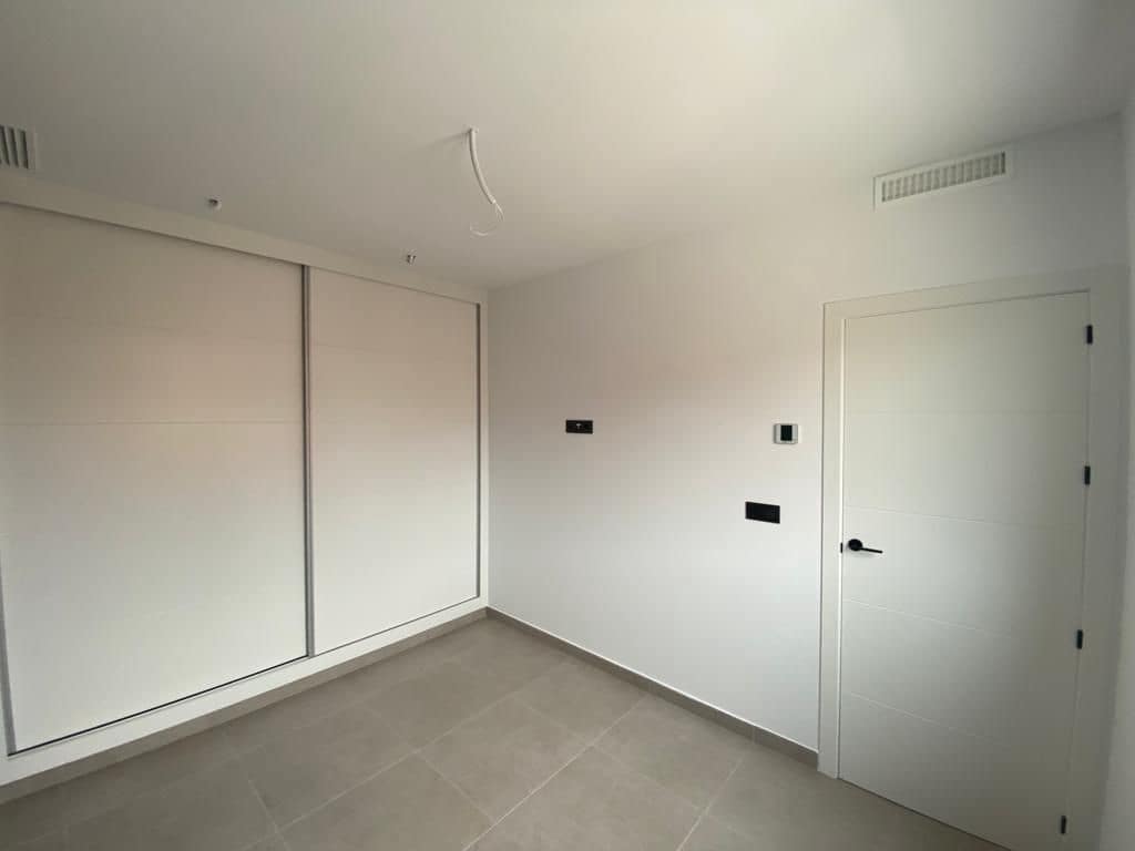 Chalet de 3 habitaciones en Los Alcázares en venta con piscina garaje - 345.000 € (Ref: 8436687)