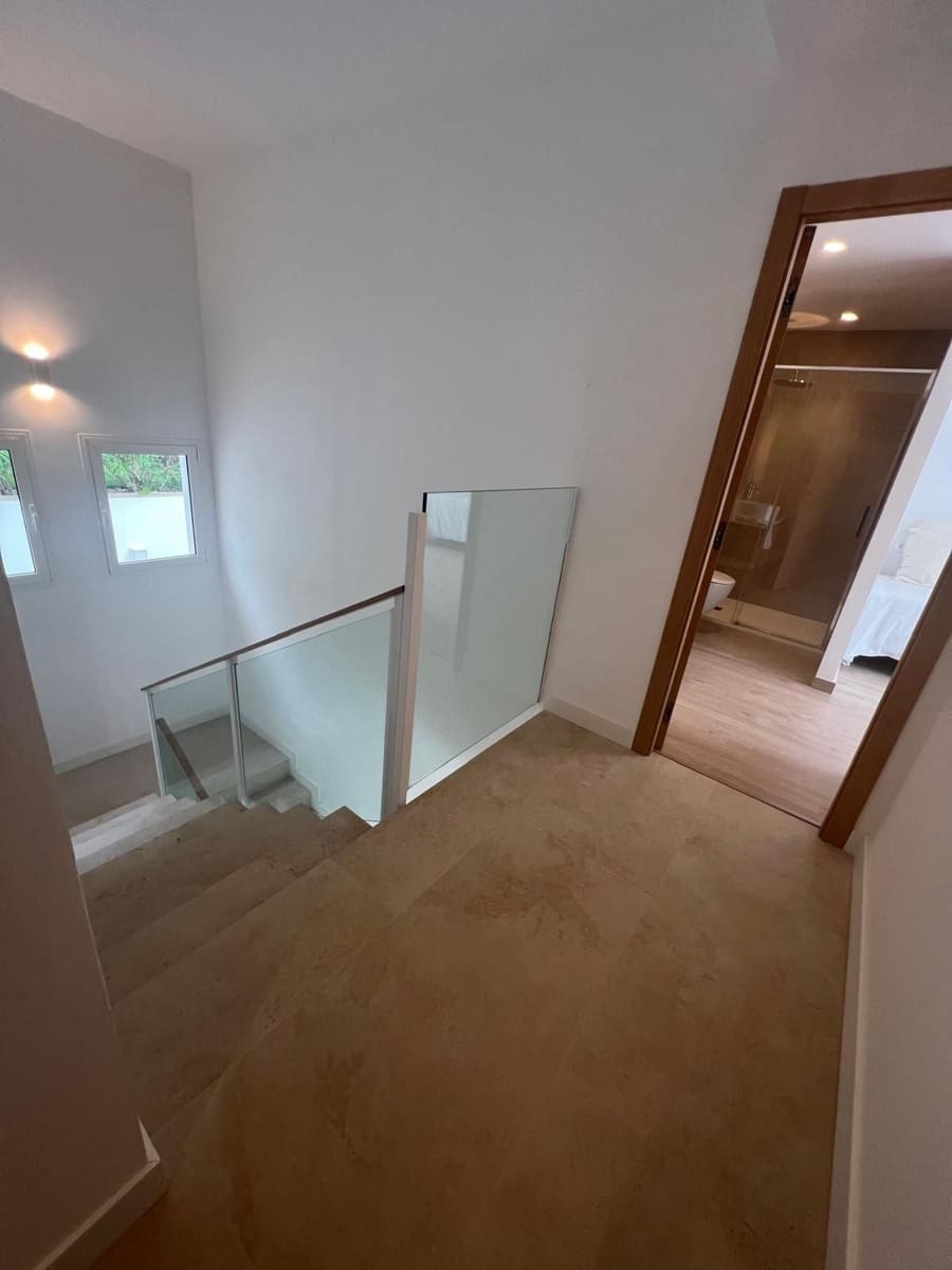 3 bedroom Villa for sale in Altea with pool garage - € 1,500,000 (Ref: 8812133)