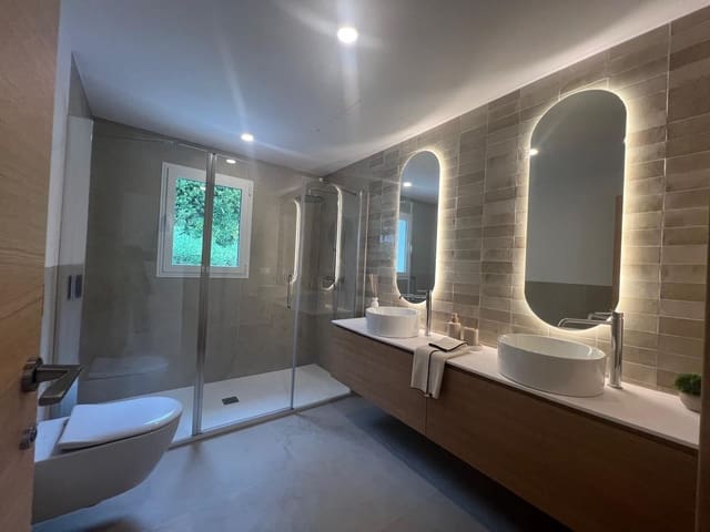 3 bedroom Villa for sale in Altea with pool garage - € 1,500,000 (Ref: 8812133)