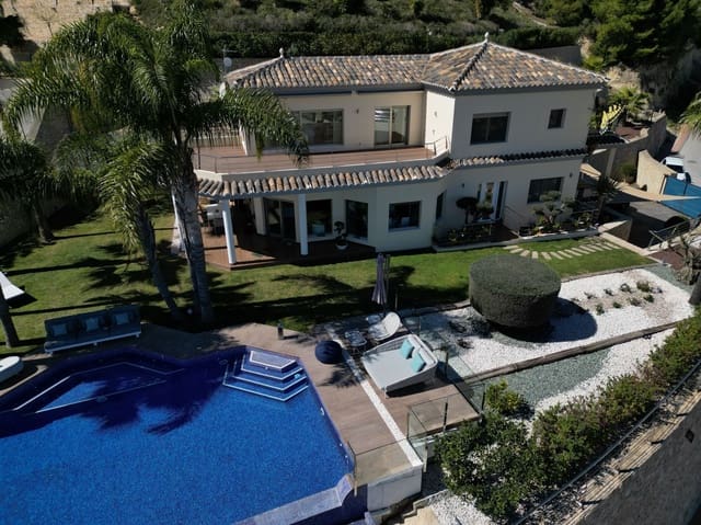 5 soveværelse Villa til salg i Benissa med swimmingpool garage - € 2.520.000 (Ref: 9036286)