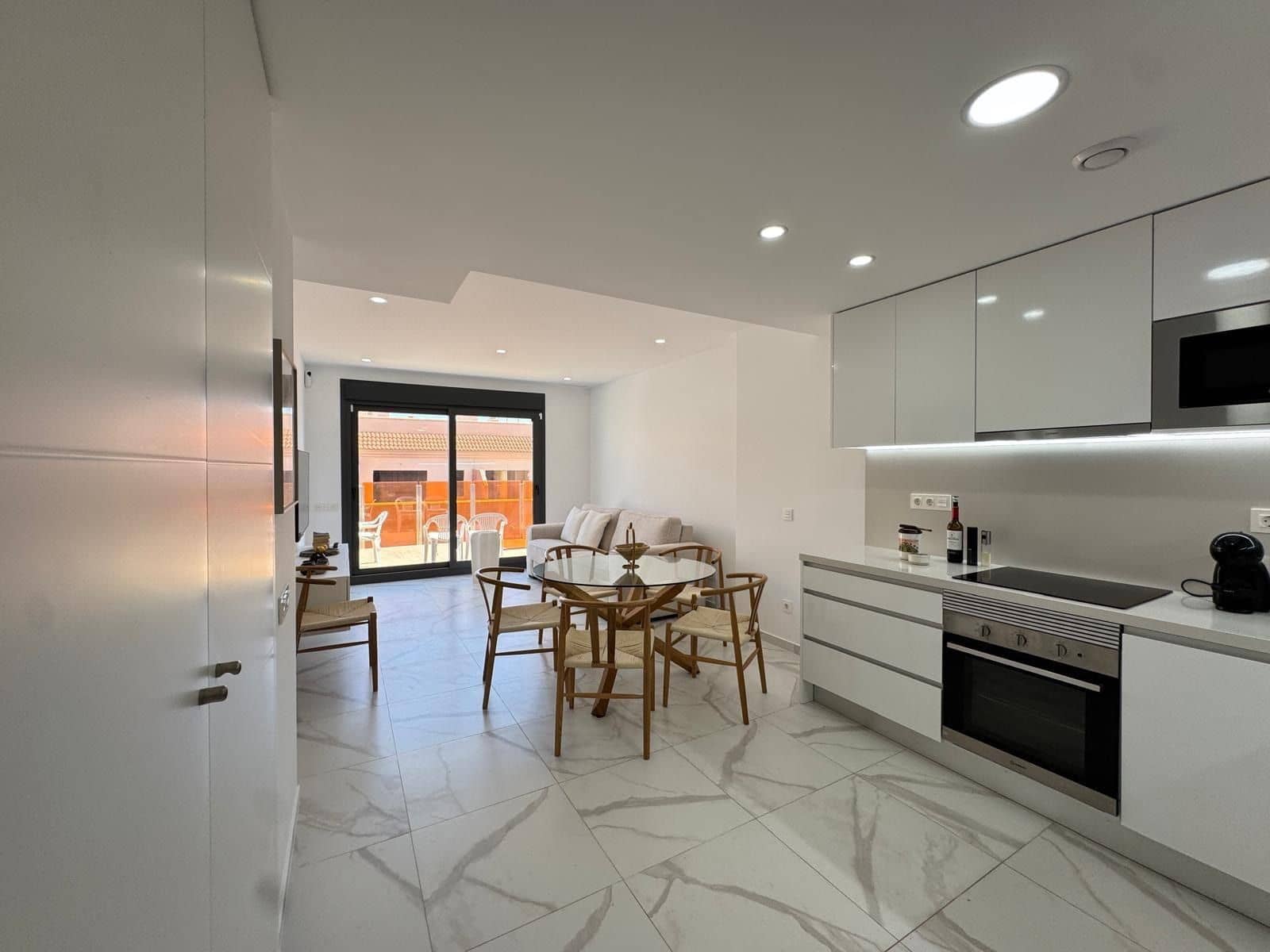 2 sypialnia Penthouse na sprzedaż w Torrevieja z basenem - 390 000 € (Ref: 9148860)