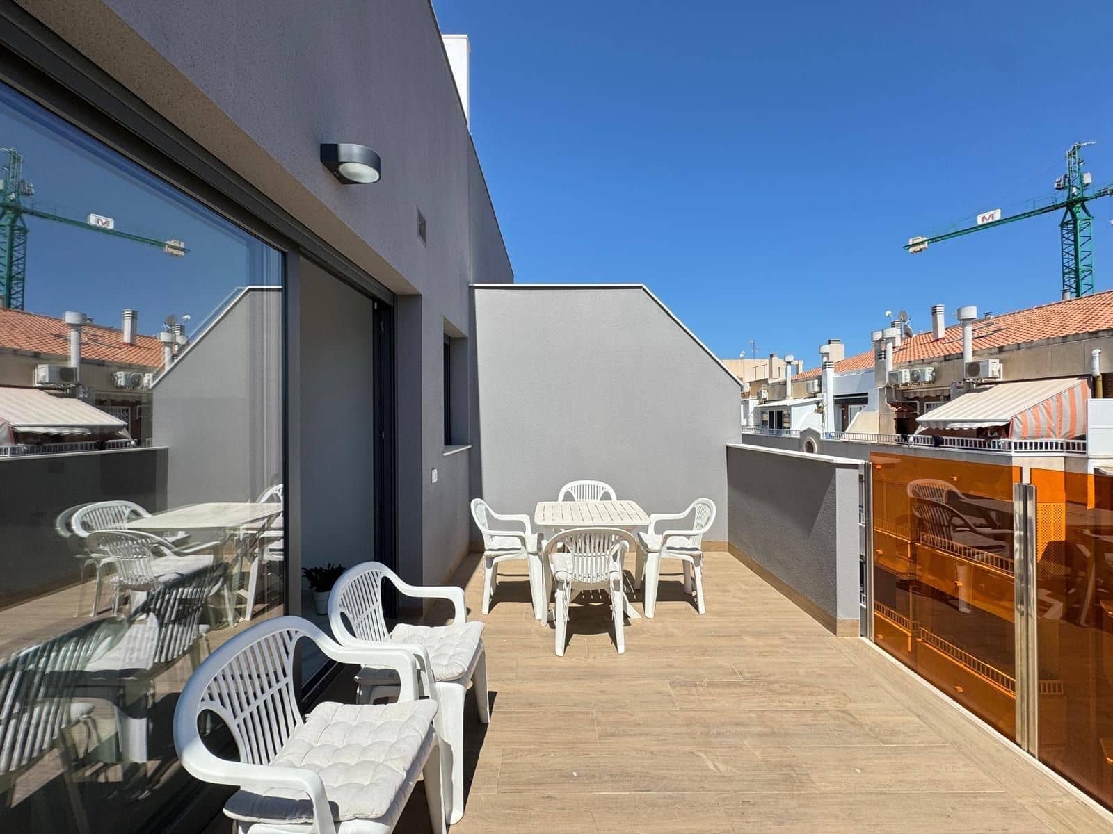2 sypialnia Penthouse na sprzedaż w Torrevieja z basenem - 390 000 € (Ref: 9148860)