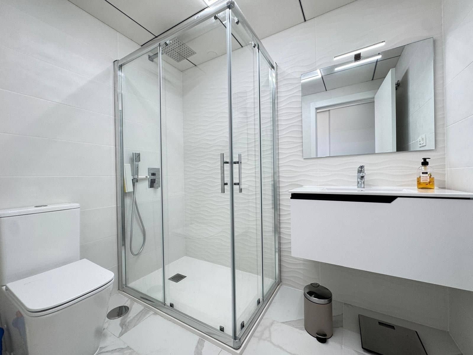 2 sypialnia Penthouse na sprzedaż w Torrevieja z basenem - 390 000 € (Ref: 9148860)