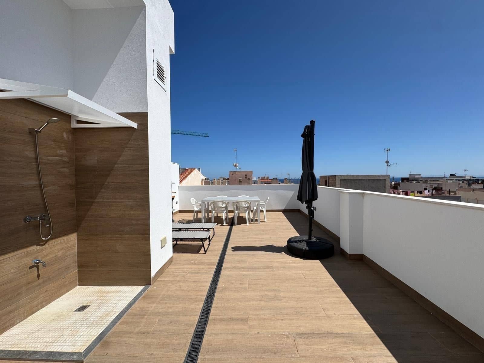 2 sypialnia Penthouse na sprzedaż w Torrevieja z basenem - 390 000 € (Ref: 9148860)