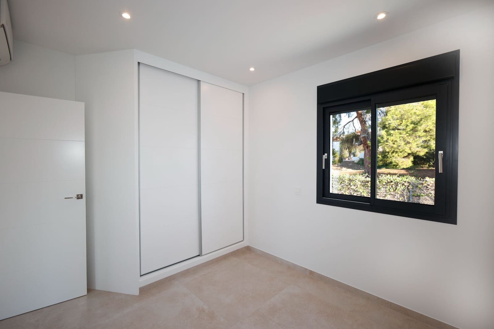 4 bedroom Villa for sale in Calpe / Calp with pool garage - € 840,000 (Ref: 9321488)