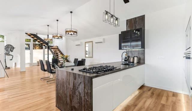 4 camera da letto Villa in vendita in Calpe / Calp con piscina garage - 999.900 € (Rif: 9340722)