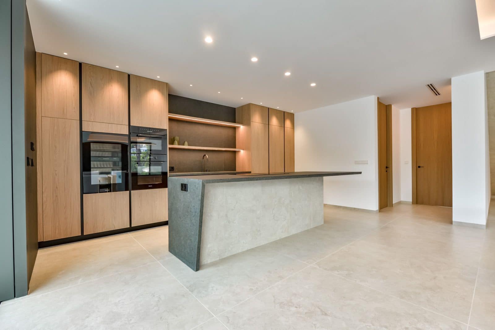 4 bedroom Villa for sale in Altea with pool garage - € 2,345,000 (Ref: 9864041)