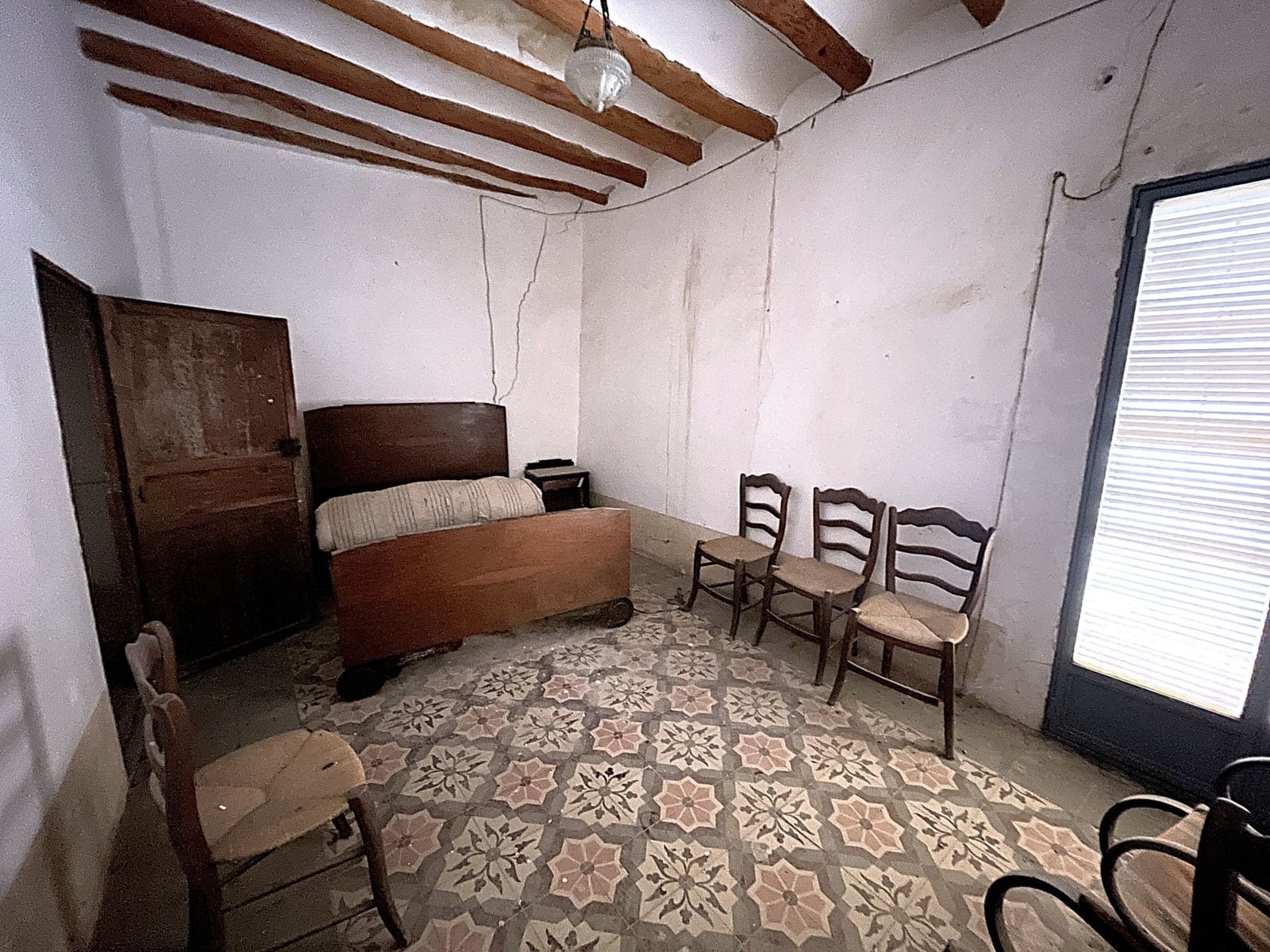 7 soverom Hus til salgs i Confrides - € 55 000 (Ref: 10174365)