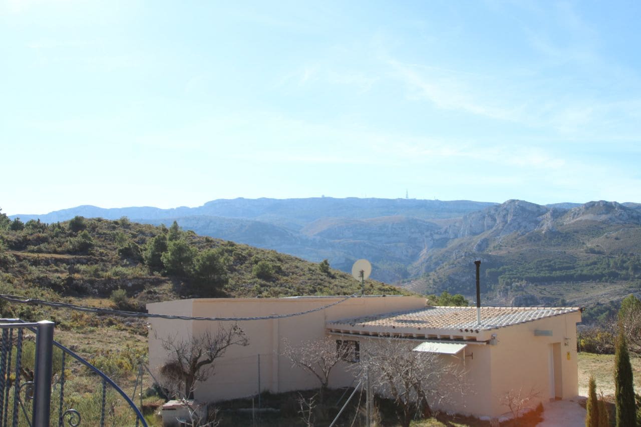 3 soveværelse Villa til salg i Confrides med garage - € 295.000 (Ref: 4849345)