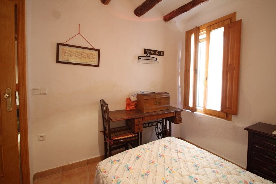 4 makuuhuone Omakotitalo myytävänä paikassa Benimantell - 145 000 € (Ref: 4849348)