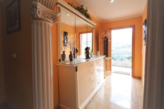 5 soveværelse Villa til salg i Confrides med swimmingpool - € 380.000 (Ref: 6312175)