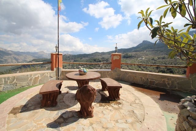 5 soveværelse Villa til salg i Confrides med swimmingpool - € 380.000 (Ref: 6312175)