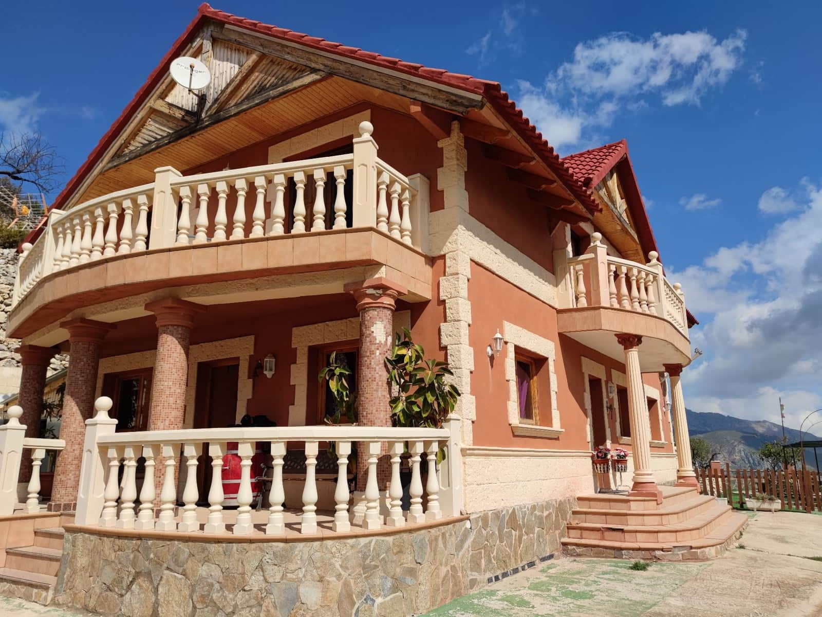 5 soveværelse Villa til salg i Confrides med swimmingpool - € 380.000 (Ref: 6312175)